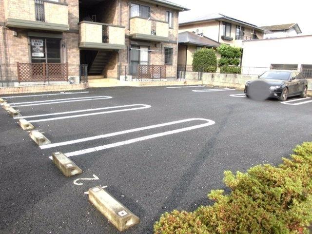 ローリエ　Ａ/Ｂ（B202） 駐車場