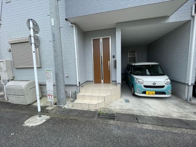 ジュナスA（102） 駐車場
