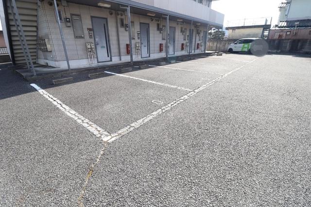 レオン　Ｂ（101） 駐車場