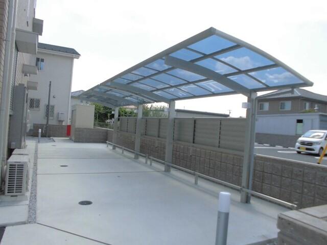 Ｄ-ｒｏｏｍ高坂弐番町（302） エントランス