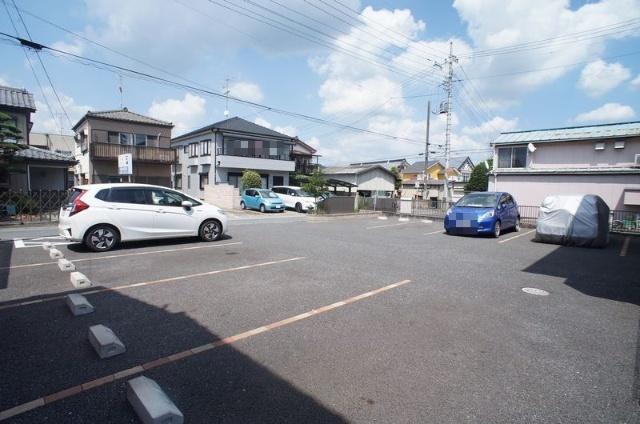 エントビア  　シャーメゾン（102） 駐車場