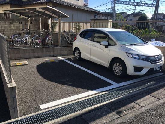 比企郡滑川町大字月輪アパート 駐車場