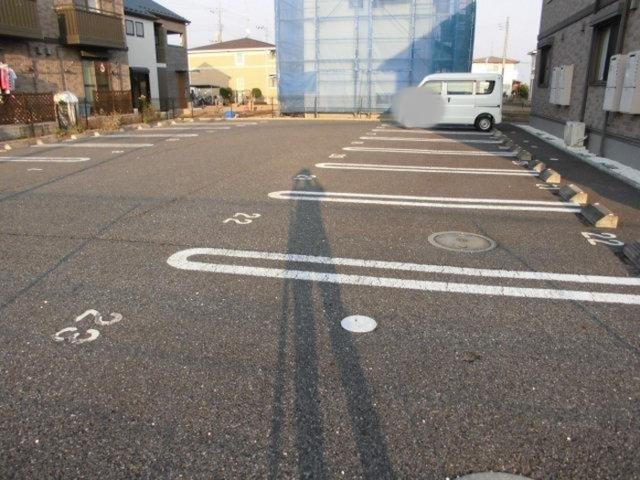 カルチェ　Ⅵ（201） 駐車場