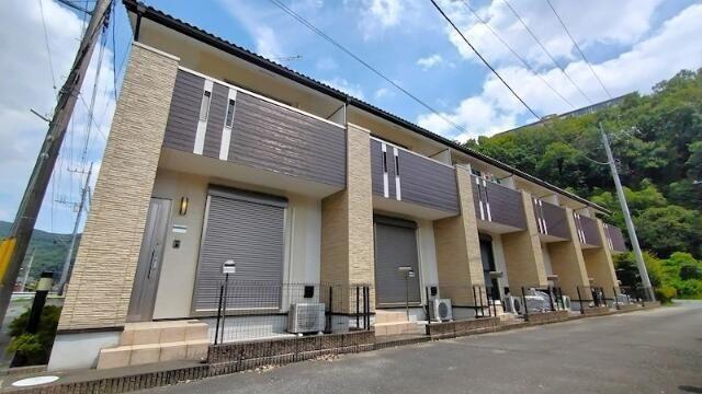 波久礼駅より徒歩3分 築12年3ヶ月 2階建の賃貸物件