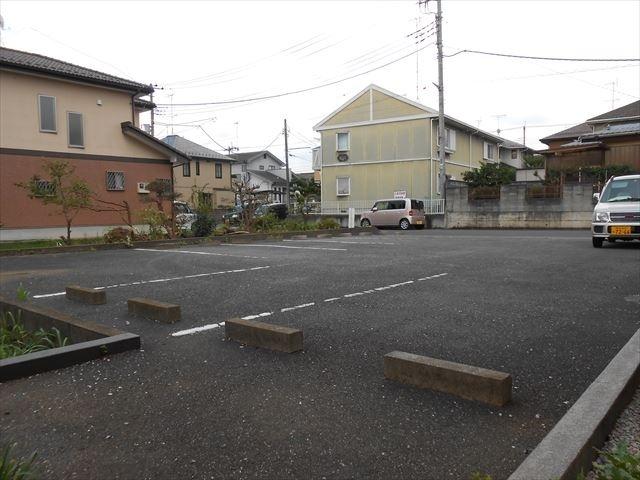 ファーブルA（102） 駐車場