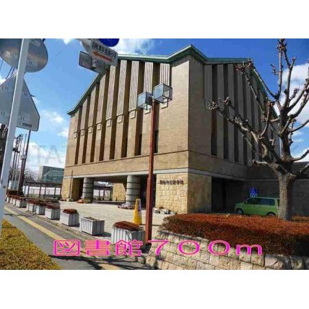 深谷市立図書館：700m