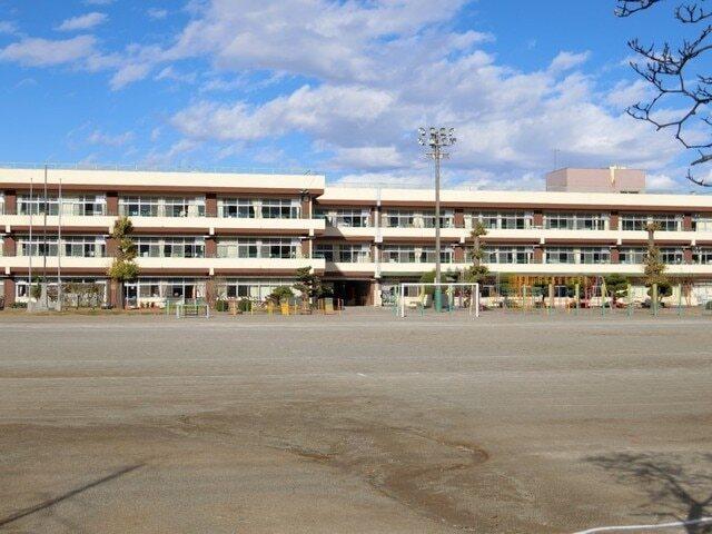 寄居小学校：260m