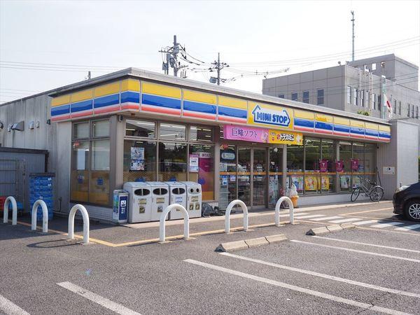 ミニストップ小川角山店