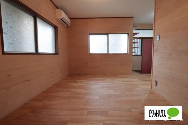 嵐山町志賀　ガレージ付中古戸建 リビング