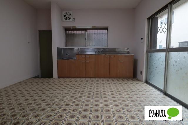 嵐山町志賀　ガレージ付中古戸建 キッチン