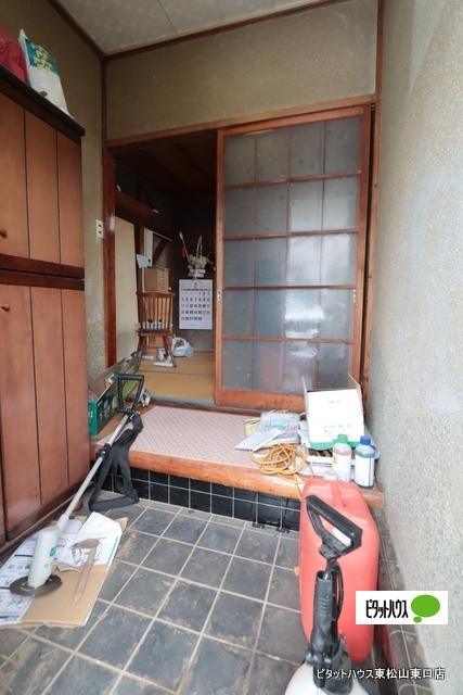 東松山市下野本中古戸建 玄関