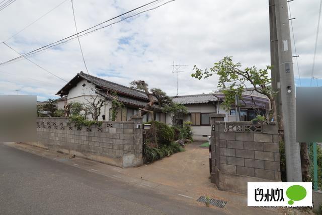 東松山市岡　中古平家建て 前面道路含む現地写真