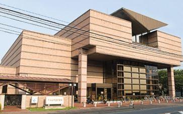 東松山市立図書館