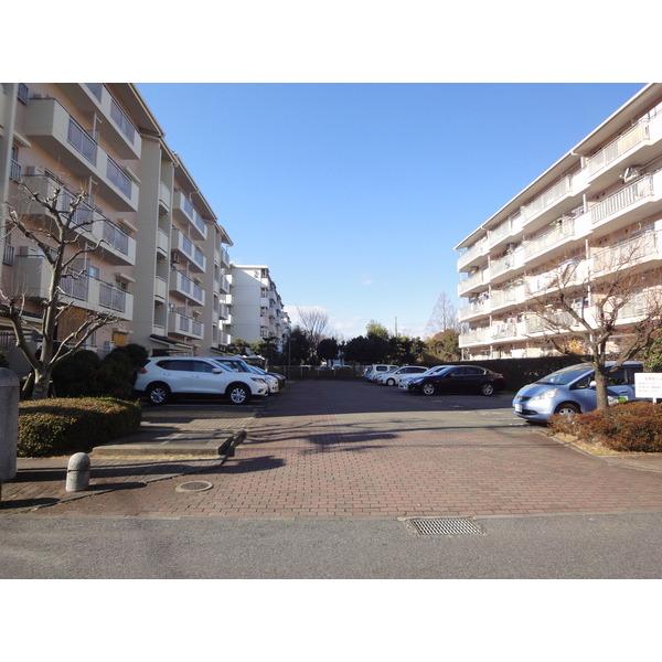 パークタウン五領第６団地1号棟 駐車場
