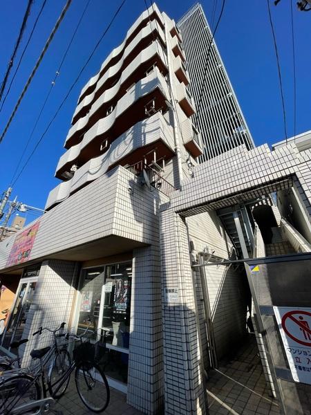 1階がトレーディングカードショップです！