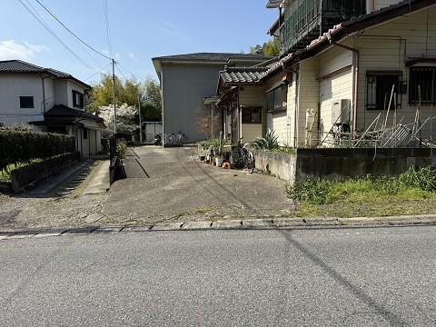 宮谷貸家2棟 駐車場