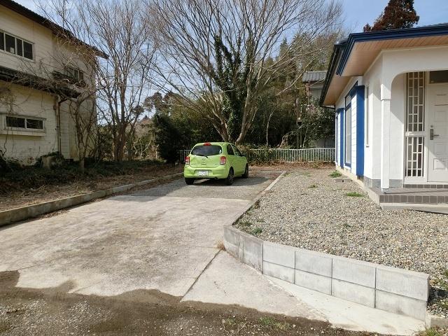 北吉田貸家 駐車場