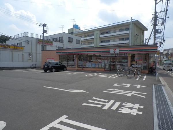 セブンイレブン富士見鶴瀬西2丁目店：199m
