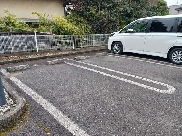 アルト・ト−レ（202） 駐車場