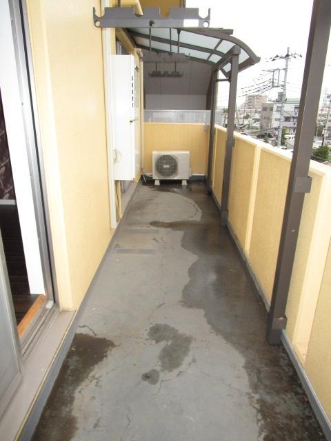 入戸野ビル（301） バルコニー