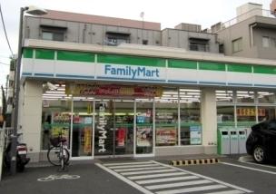 ファミリーマート川口幸町二丁目店：447m