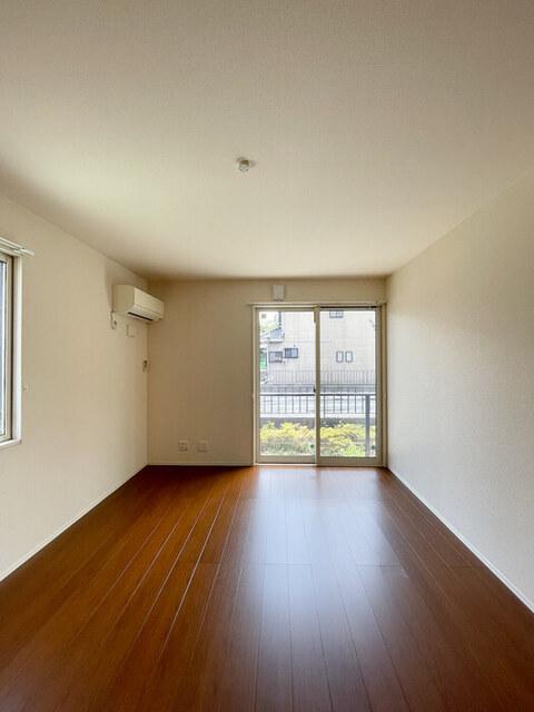 VIA MONTE NAPOLEONE(ｳﾞｨｱ ﾓﾝﾃ ﾅﾎﾟﾚｵｰﾈ)（101） 部屋画像