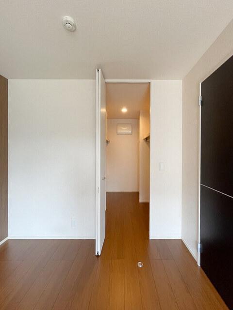 VIA MONTE NAPOLEONE(ｳﾞｨｱ ﾓﾝﾃ ﾅﾎﾟﾚｵｰﾈ)（101） 部屋画像