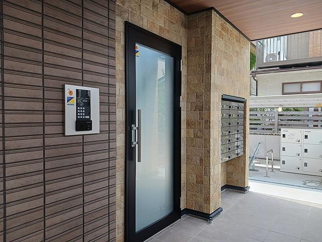 ヒカルサ東川口（202） エントランス