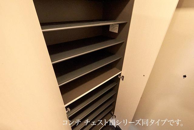 メゾンド　トレーフル（104） 収納