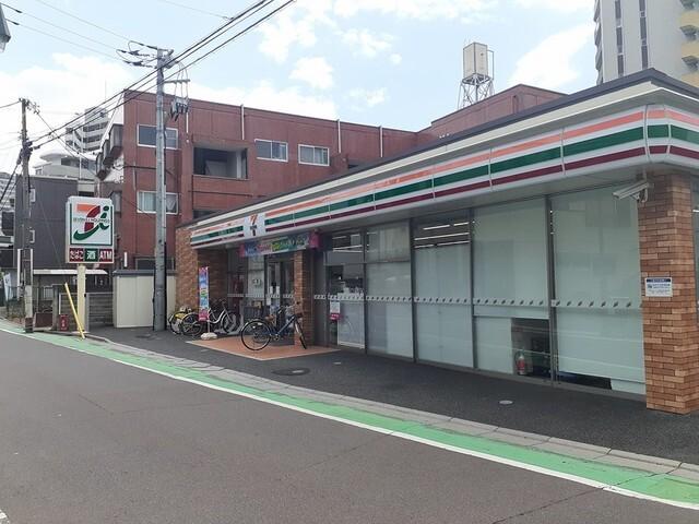 セブンイレブン：73m