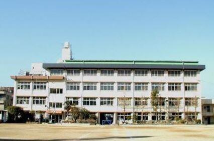 川口市立幸町小学校：474m
