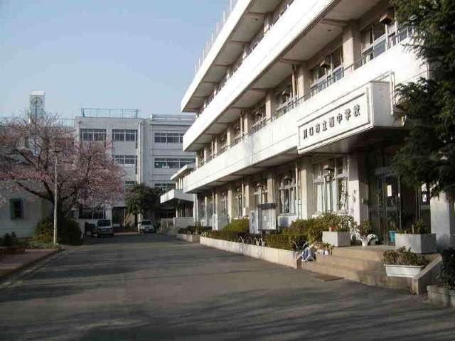 川口市立西中学校：1019m