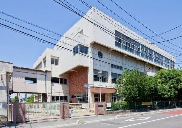 川口市立飯塚小学校：194m