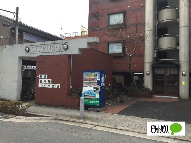 シトラス５ビル　バイク駐輪場 外観