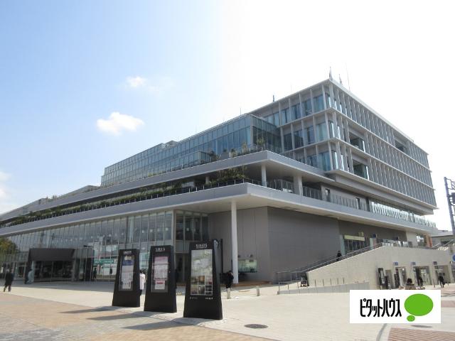 大和市立図書館：372m