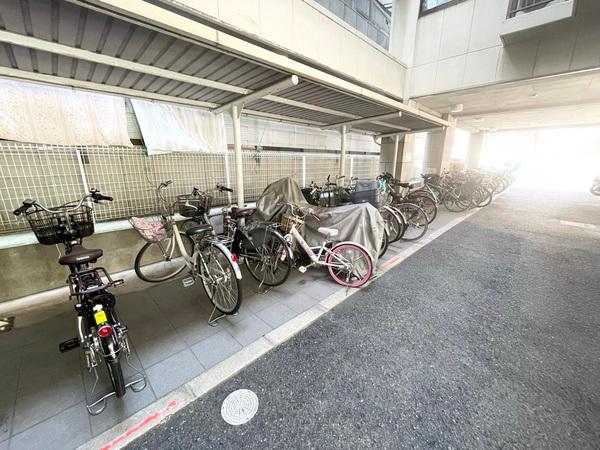 カルム湊川 駐車場
