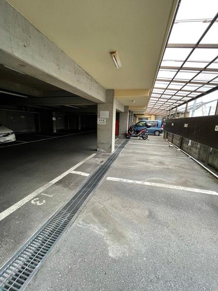 神戸市兵庫区熊野町マンション 駐車場