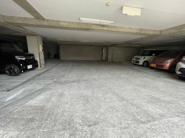 神戸市兵庫区夢野町マンション 駐車場