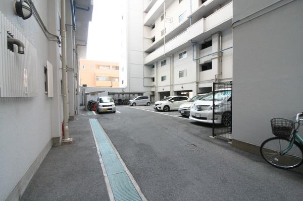 御崎南ビル 駐車場