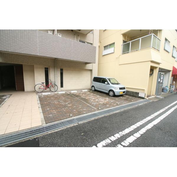 cube court 駐車場