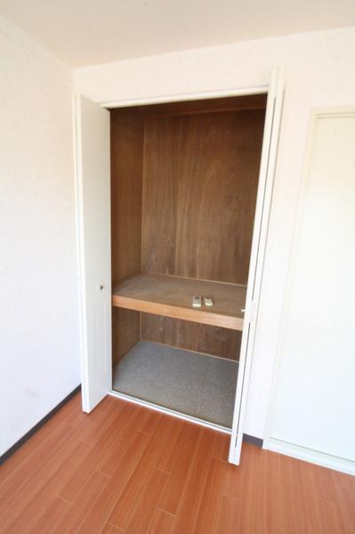 小脇マンション 収納