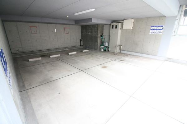 サントル上沢 駐車場