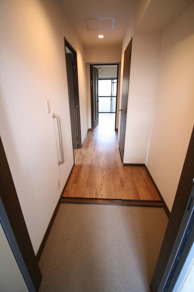 神戸市長田区房王寺町マンション 玄関
