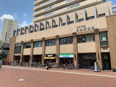 神戸市立兵庫図書館：1014m