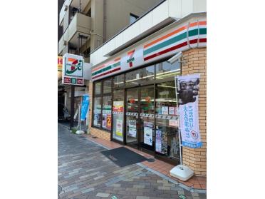 セブンイレブン神戸西多聞通1丁目店：53m