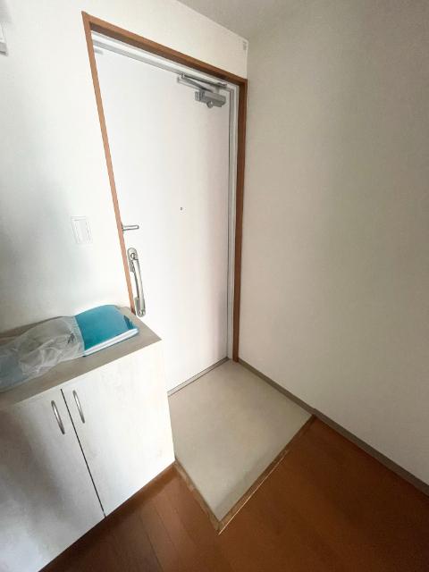 バルーガ（401） 玄関