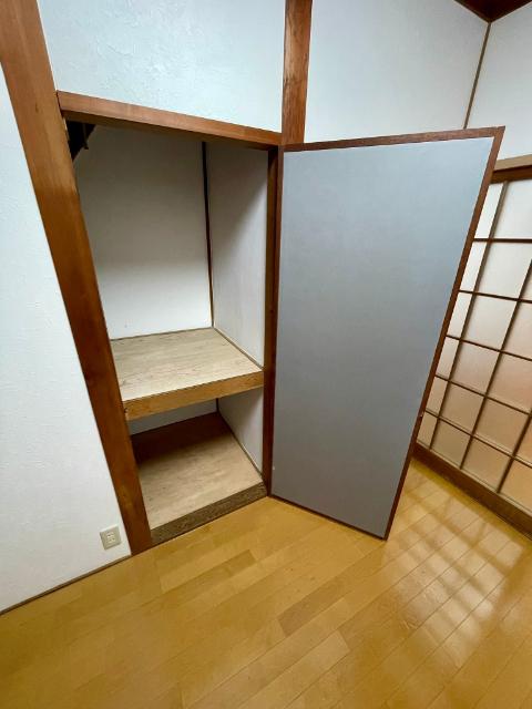 ハイツ明神 収納