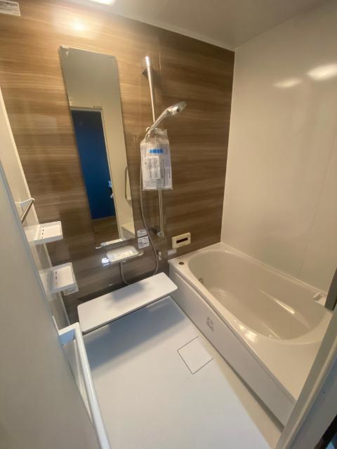 湊川町３丁目貸家 バス／シャワー
