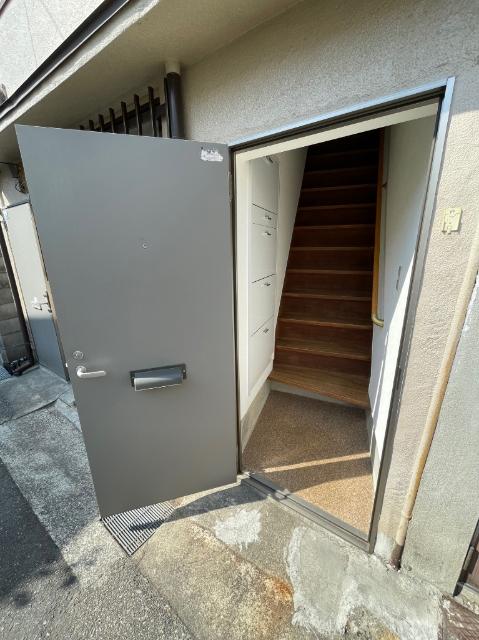 神戸市兵庫区雪御所町アパート 玄関