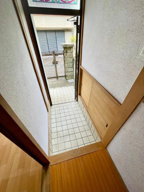 源平町貸戸建 玄関